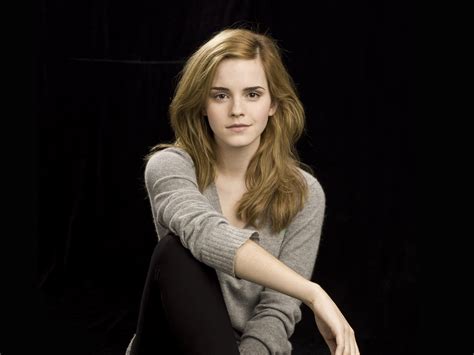 Download Celebrity Emma Watson Hd Wallpaper