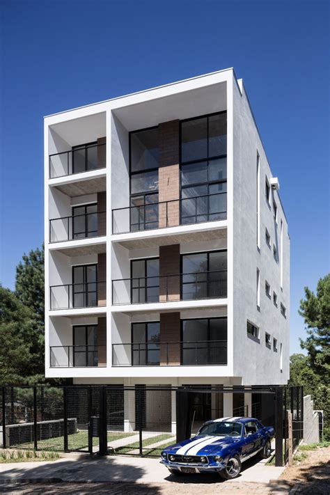 Luciano Lerner Basso Marcelo Donadussi · Quattro Apartment Building