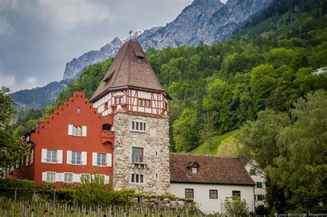 Liechtenstein karte) is a doubly landlocked country situated in central europe in the upper rhine valley of the european alps. Photos of Liechtenstein - Geotraveler's Niche