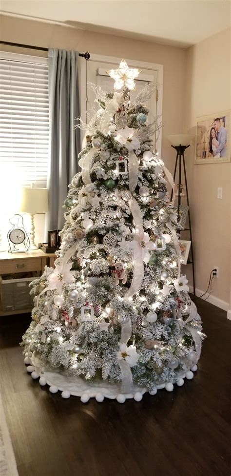White Christmas Themed Christmas Tree