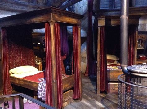 Gryffindor Dorm Warner Bros Studio Tour Harry Potter 14214