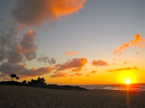 Sunrise Sandys Beach Oahu Favorite Places Oahu Sunrise