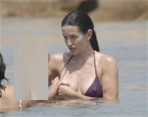 Courtney Cox Nipple Slip On The Beach Porn Pictures XXX Photos Sex Images PICTOA