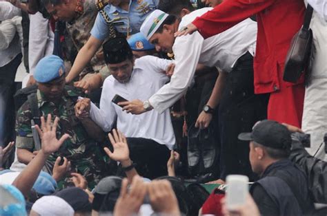 Sempat Dilarang Panglima Tni Dan Kapolri Ternyata Ini Pendorong Jokowi Mau Salat Jumat Bersama