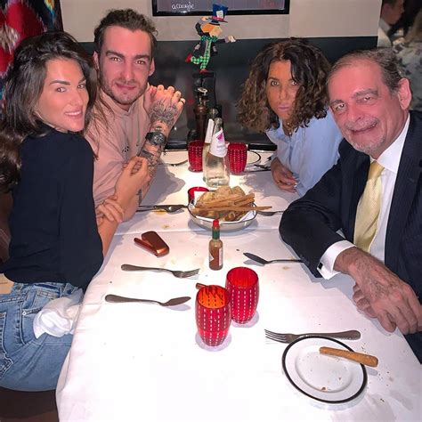 Amadeus ha accolto sul palco dell'ariston a sanremo francesca sofia novello, la madrina della quarta serata e la fidanzata di valentino rossi. Francesca Sofia Novello, fidanzata di Valentino Rossi ...