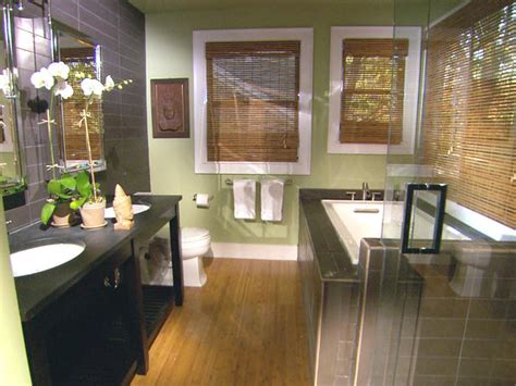 I found this great hgtv waverly fabric at joann fabrics. 8 Bathroom Makeovers From Fave HGTV Designers | Bathroom ...