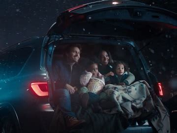 Its not funny and makes absolutely no sense and definitely steers me away from ever wanting geico insurance. INFINITI Now Commercial Song: Man Taking QX50, QX60 and QX80 on Test Drives