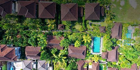 The town is surrounded by rainforests and terraced rice paddies, and dotted with temples and shrines. Bali Dream Resort & Spa: Ubud Bali Accommodations