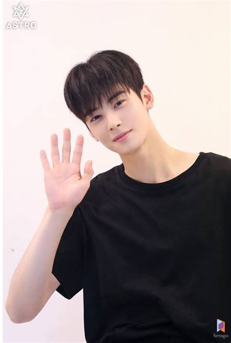 He is a member of the south korean boy group astro. Cha Eun Woo To Possibly Star In His First Historical Drama ...