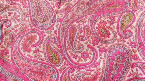 Pink Paisley Print Vintage Cotton Blend Fabric 44 Wide By 2 Yards