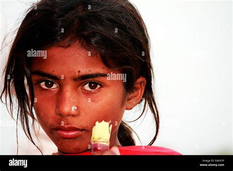 Poor Indian Child Hi Res Stock Photography And Images Alamy