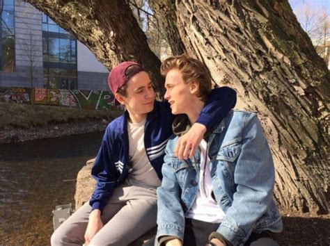 Tv Couples Cute Gay Couples Henrik Holm Skam Skam Tumblr Skam Cast Isak And Even Por Tv