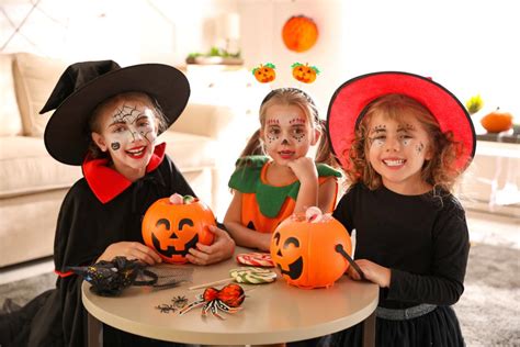 15 Fun Spooky And Kid Friendly Halloween Party Ideas