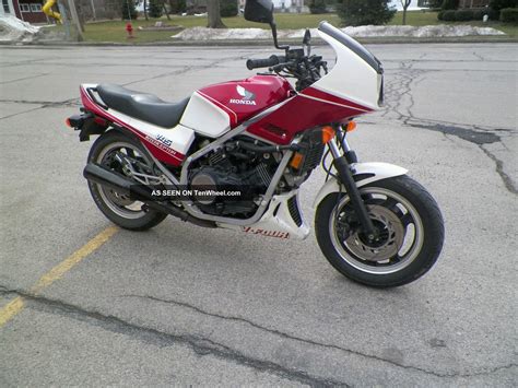 Motorcycle shows a few scratches here and there, touch up paint on left. 1983 Honda Vf750 Interceptor