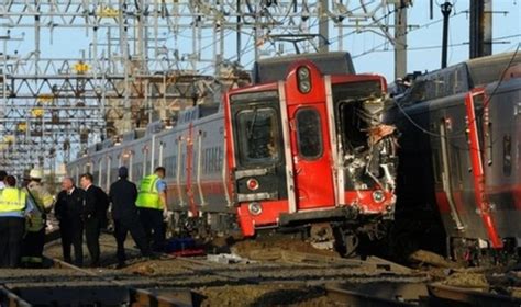 أكد مسؤول أمني مصري وقوع حادث تصادم بين قطارين بمحافظة سوهاج جنوب البلاد نتج عنه عدد من الضحايا. 116 شخصا.. حصيلة مصابي حادث تصادم قطارين بولاية كارولينا | دنيا الوطن