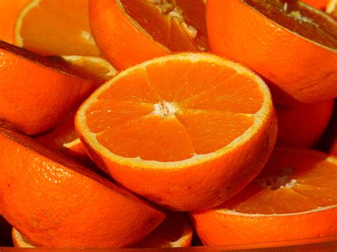 Did You Know That Regularly Eating Oranges May Improve Digestion