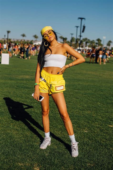 The Best Looks At Coachella This Year Are SO Different Festival