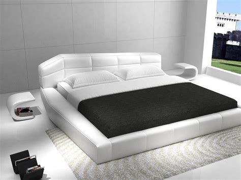 Contemporary White Eco Leather King Size Platform Bed Set 3pcs Jandm Dream