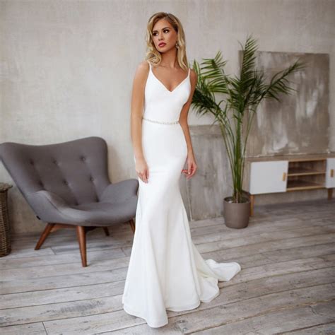 Wedding Dress Simple Stain Wedding Gowns Elegant Backless