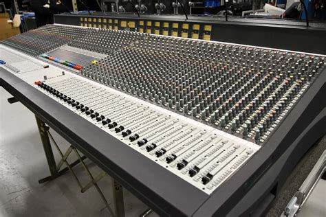 Soundcraft Series Five Monitor 5632 Mixing Console Gearwise Av