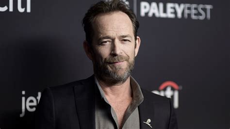 Luke Perry Dead At 52 Riverdale Co Star Molly Ringwald Ian Ziering Of 90210 Among Those