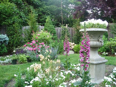Get decorating ideas and diy projects for your home, easy recipes, entertaining ideas, and comprehensive information about plants from our plant encyclopedia. Better Homes & Gardens | TRIPSETTER INC