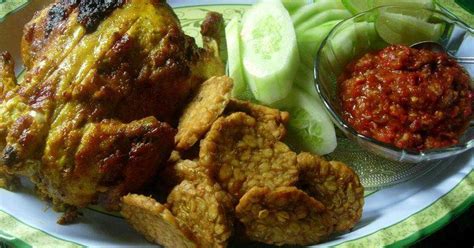 Ayam bakar sendiri terdiri atas beberapa jenis, di antaranya ayam bakar mentega, ayam bakar taliwang, ayam bakar. 88 resep ayam panggang utuh enak dan sederhana - Cookpad