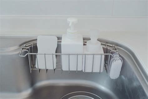 リヴァイ・アッカーマン (levi ackermann)は進撃の巨人に登場する架空の人物。 調査兵団の兵士長。人類最強の兵士として知られ、その実力は1人で1個旅団並の戦力とも噂される。 冷徹かつ無愛想。現実主義で口調も辛辣。 キッチンで使う洗剤の収納場所。 : ゆとりあるシンプルな ...