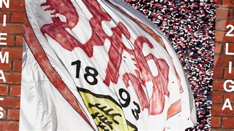 Лига 2 вкупе с вышестоящей лигой 1 образуют профессиональную лигу франции. Niemals 2. Liga! Zusammenstehen gegen den Abstieg - VfB ...