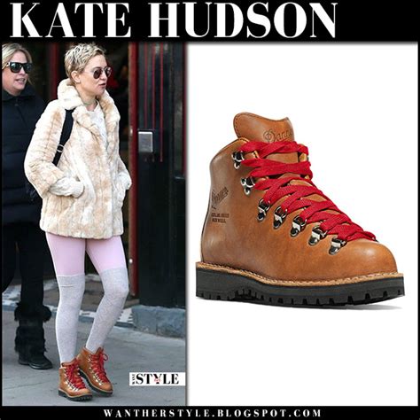 Kate Hudson In Brown Leather Hiking Boots In Aspen On