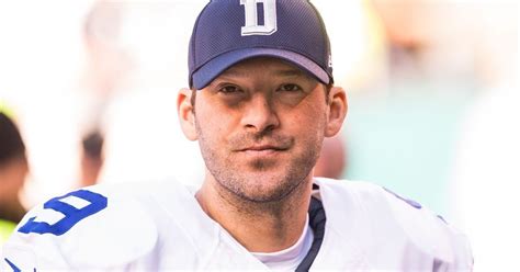 Tony Romo Is Retiring From The Nfl To Go Into Broadcasting Tony Romo