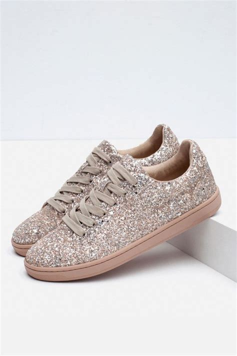 Tweet and hottest twitter trends worldwide right now are lakers, crivella, #arsmci, #100freeiphone12, mustafi. Sneaker-Trends 2017: Nach DIESEN Turnschuhen sind ...