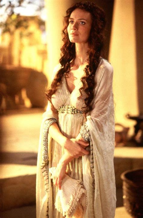 51 Sexy Saffron Burrows Boobs Pictures Are Paradise On Earth The Viraler