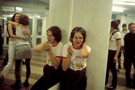 50 Rarely Seen Photos Of Russia In The 90 S Show Its Harsh Reality And Some Of Them Might