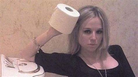 Selfies Fail The 20 Most Cringe Worthy Selfies Ever Taken Page 10