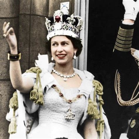 Reina Isabel Ii Así Vistió En Su Coronación Hace 67 Años Reina