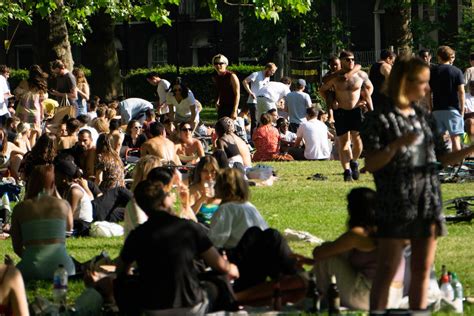 Record high temperatures slashed footfall in central London by 74%