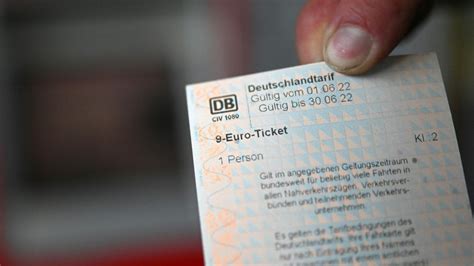 49-Euro-Ticket soll Nachfolger des neun-Euro-Ticket werden - Berliner