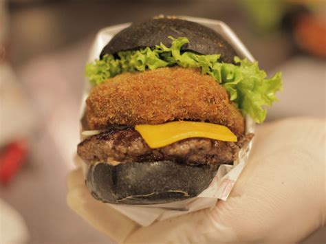 A cheeseburger always hits the spot and makes you smile. It was an Ooey Gooey Night - myBurgerLab | Est. 2012
