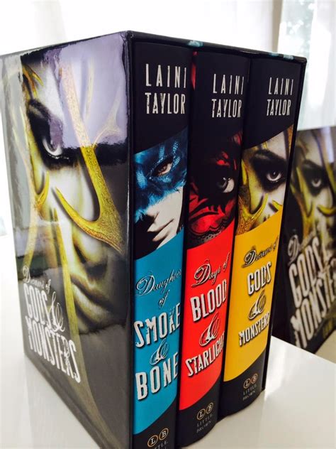 Published in september 2011 by hachette book group, an imprint of little, brown and company. Laini Taylor's blog: The DAUGHTER OF SMOKE & BONE box set!!!