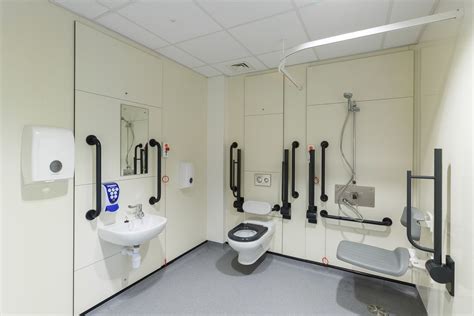 Queen Elizabeth Hospital Washrooms In 2020 Washroom Health Care