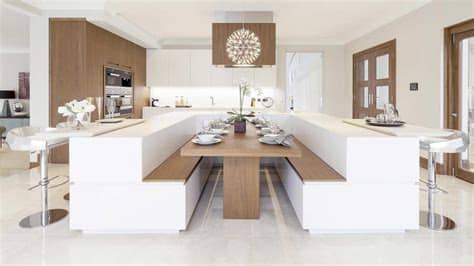 Sencilla pero a su vez moderna mesa para salón rectangular con cristal templado en color blanco de 8 mm. Cucina con isola centrale a U e arredi rifiniti in noce ...