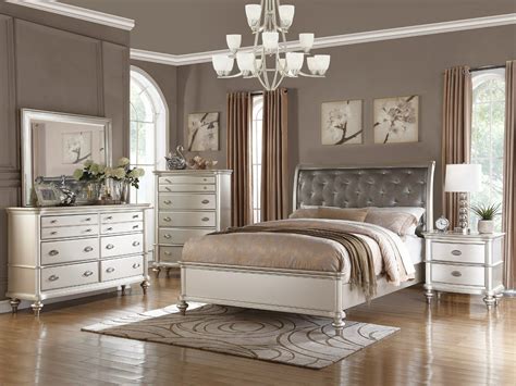 This modern european style bedroom set offers timeless beauty for your home decor. 4PC ZURICH MODERN TRANSITIONAL METALLIC SILVER WOOD QUEEN ...