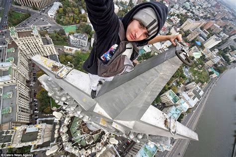 39 Most Crazy And Deadly Selfies Will Make Your Stomach Churn 18 Is The Craziest
