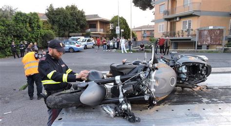 L'incidente sulla tangenziale 673 di foggia oggi 12 febbraio 2021. Roma, incidente moto-auto sull'Appia: grave un ragazzo