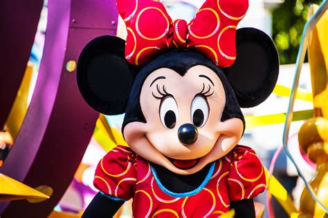 Minnie Mouse In Mickeys Soundsational Parade At Disneylan Flickr