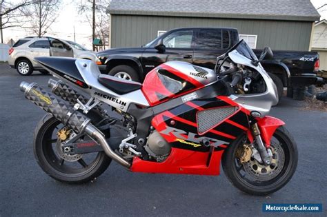 For sale need to make room in your garage? 2001 Honda RC51 for Sale in Canada