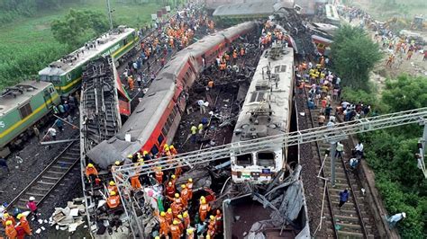 three train crash in odisha caption story daily mirror