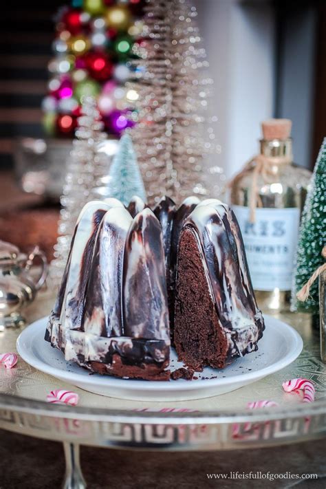 Tja mamis, ihr wisst ja, wie das ist: Kaffeekuchen mit perfekter Schokoglasur und leckerer Latte ...