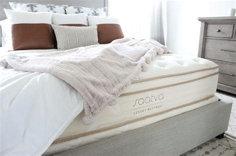 A pillow top mattress is a good choice for people who are looking for a comfortable bed, but require more support than a memory foam bed or latex bed. ENDS TOMORROW! Win a FREE Saatva luxury coil-on-coil ...